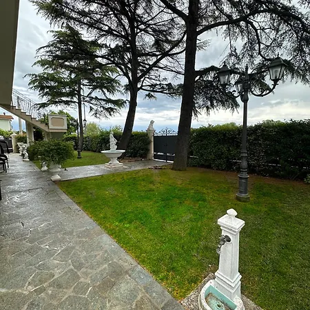 Florinella Apartment *